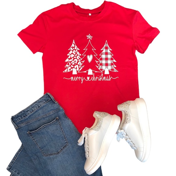 ❤️Merry Christmas Tee - Picture 2 of 2